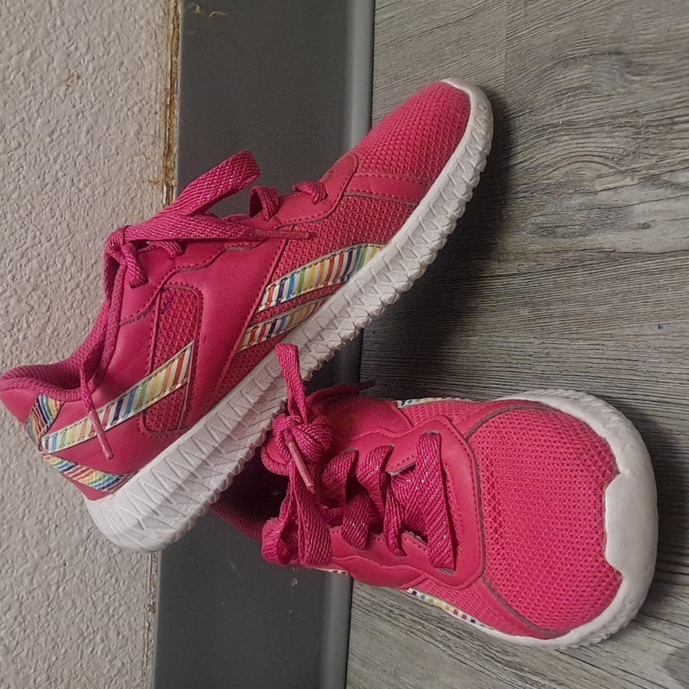 Reebok pink tennis shoes size 2 1/2